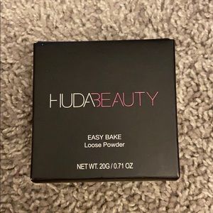 Huda Beauty Loose Setting Powder
